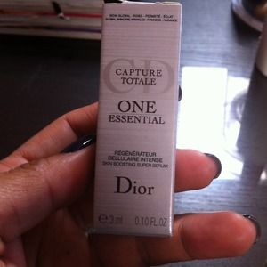 Dior one essential