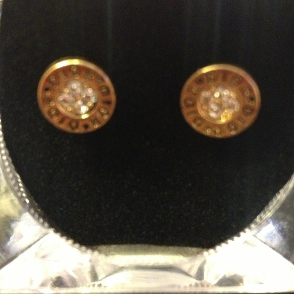 DIOR studs