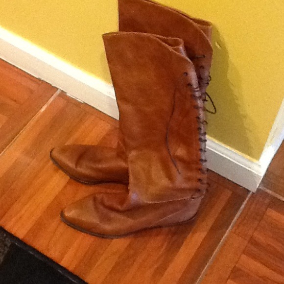 Leather brown boots