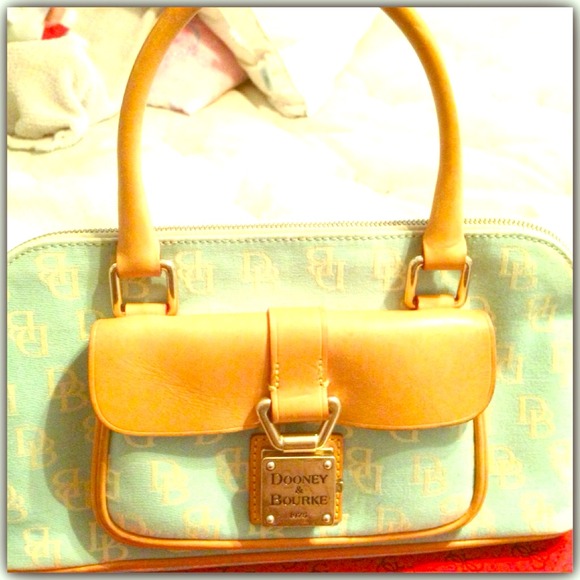 Dooney & Bourke