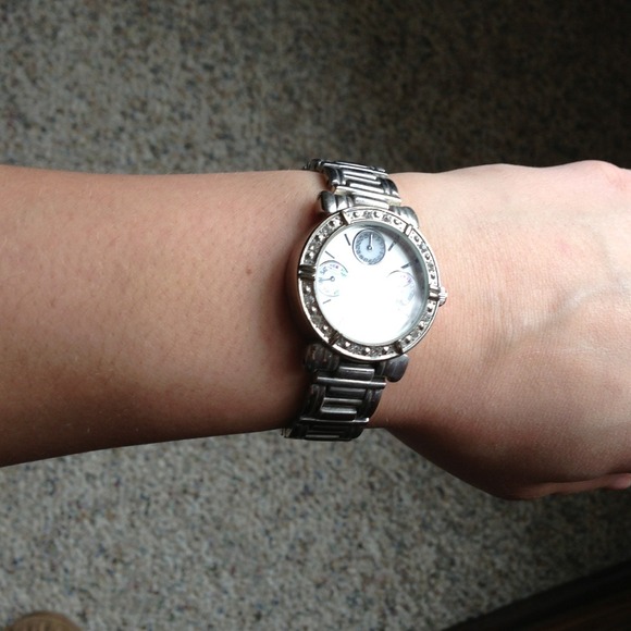 Watch - Picture 2 of 4