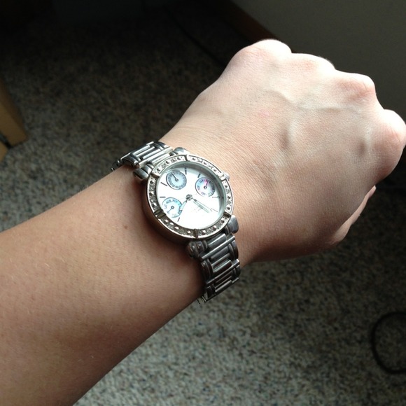 Watch - Picture 3 of 4