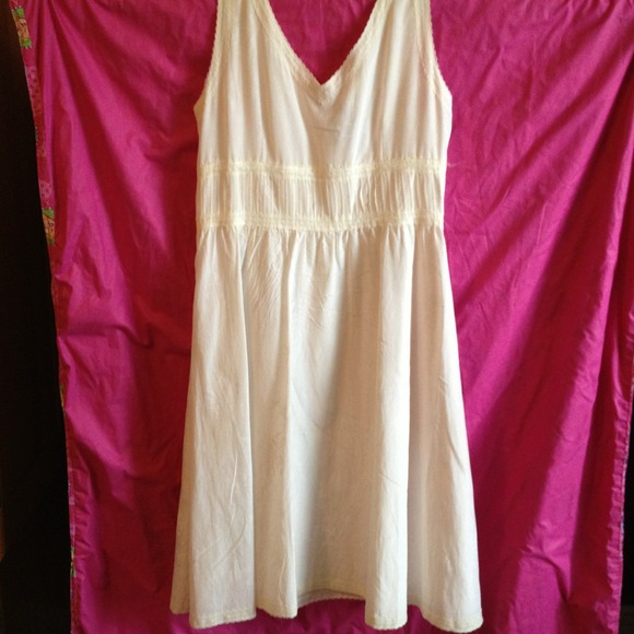 🚫🚫SOLD🚫🚫Beautiful off white summer dress!