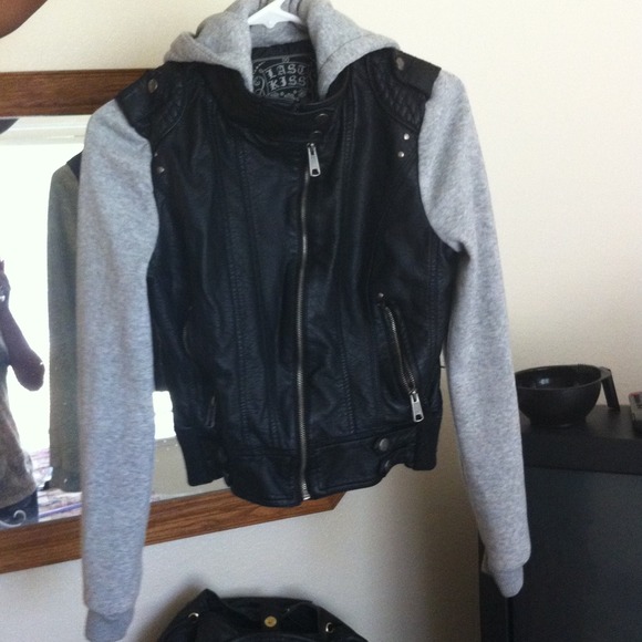 In good condition. Worn a few times . Medium. - Picture 1 of 3