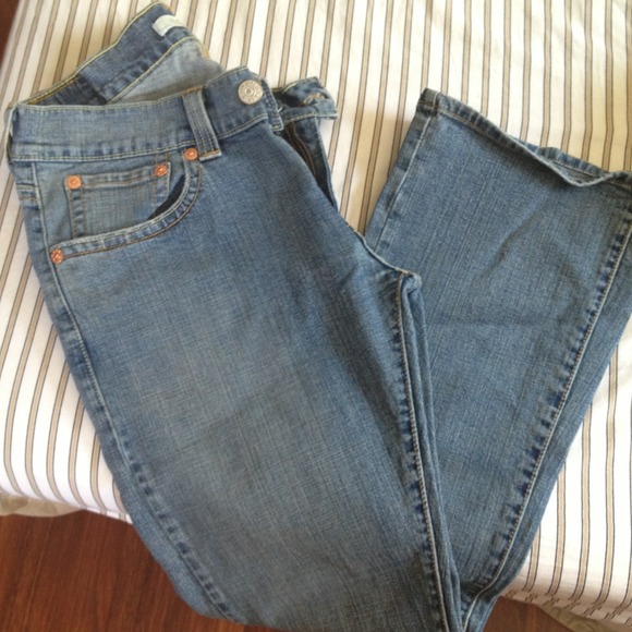 Levi's Women's 542 Low Flare Jeans