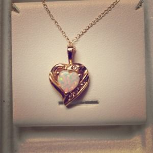 Gold heart necklace