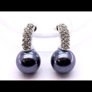 Black pearl fashion earrings