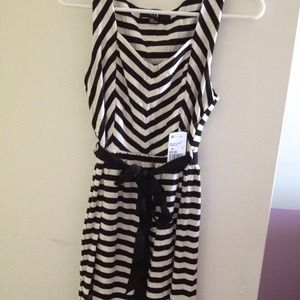 $20 or Best Offer! Black & Cream Short Dress