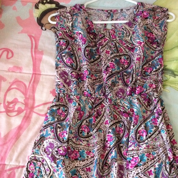 🚫SOLD in bundle🚫Beautiful Printed Romper