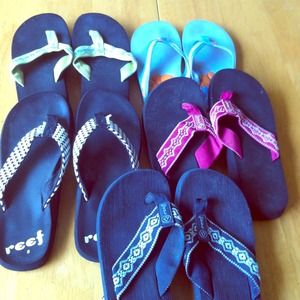 5 pairs of Reef Flip Flops