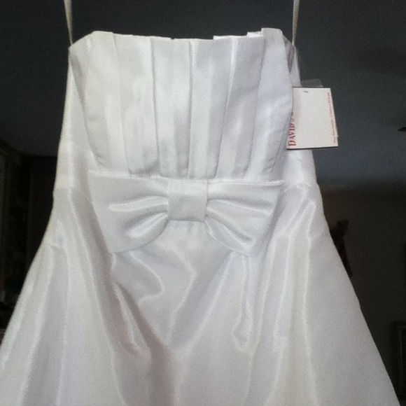 Wedding dress! - Picture 2 of 3