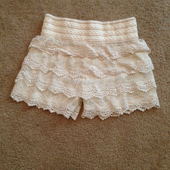 SOLD Nwot crochet shorts. SOLD