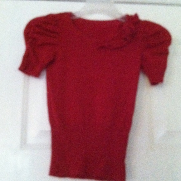 Red short sleeve sweater top