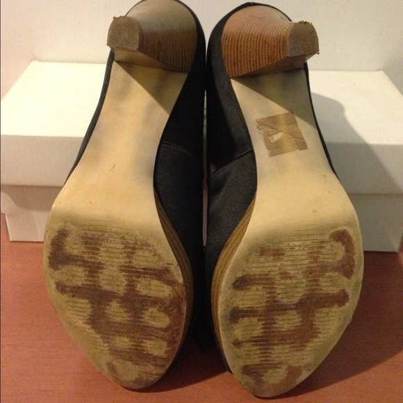 H&M Black Satin Heels with Bow - Picture 4 of 4