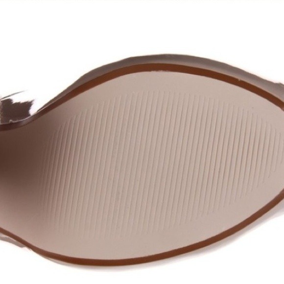 Fergalicious by Fergie Mona Nude Patent Pump - Picture 3 of 3