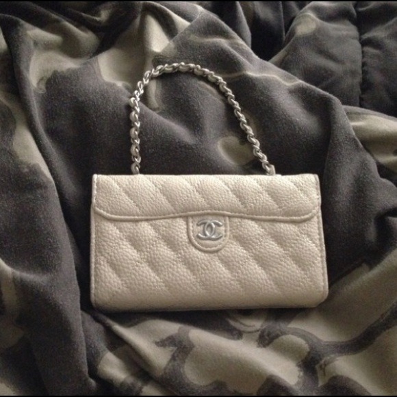 Chanel iphone 4 case