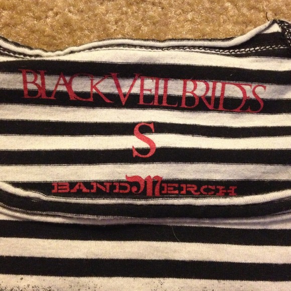 Top - Picture 2 of 2