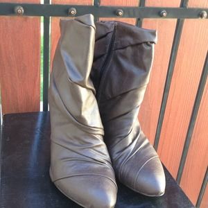 Carlos Santana chestnut boots