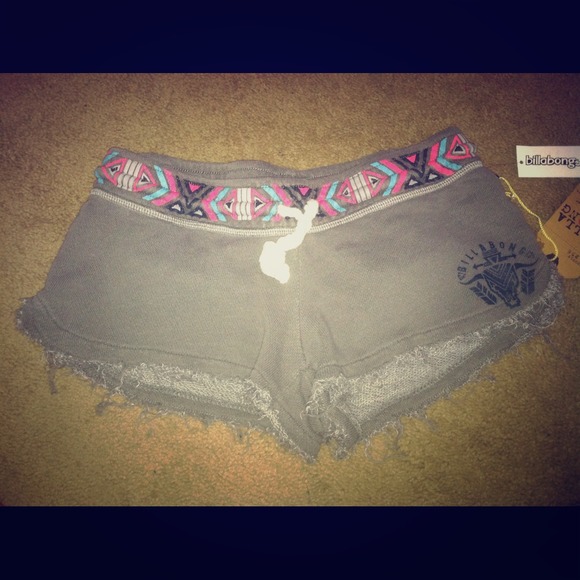 ❌❌SOLD❌❌NWT Billabong tribal cut off shorts!