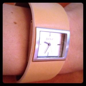 ☀️️️reduced from $50☀️DKNY camel cuff watch