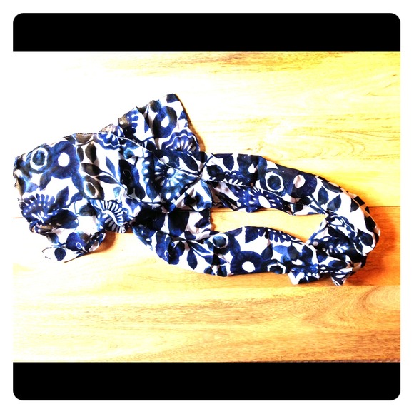 ✨ From London! Skinny scarf by Monsoon