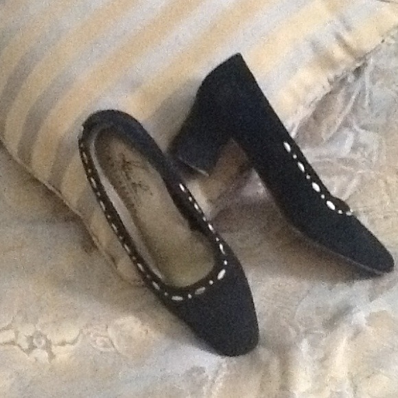 Shoes - Picture 2 of 4