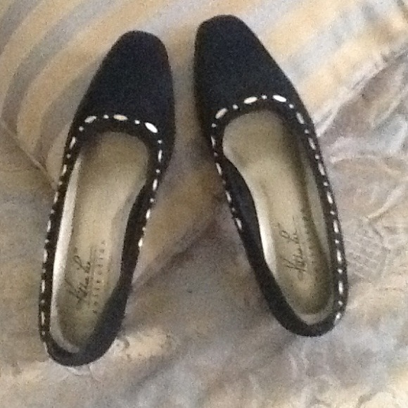 Shoes - Picture 4 of 4