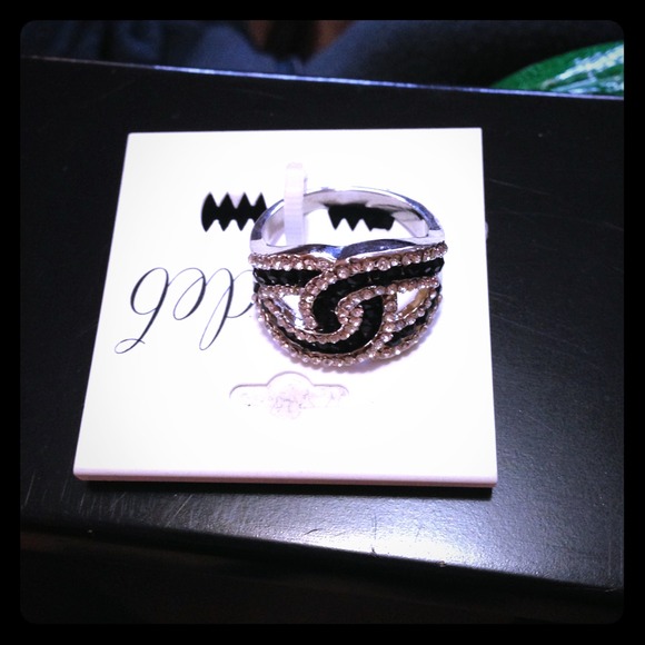 Brand new Deb diamond ring NEVER WORN