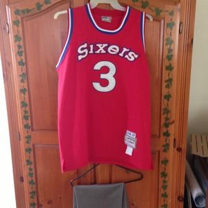 Mitchell Ness 1996-97 Iverson Jersey.
