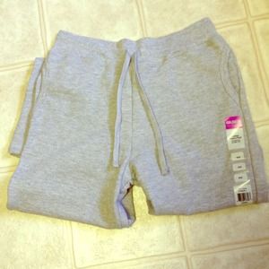 NWT! Gray sweatpants w drawstring