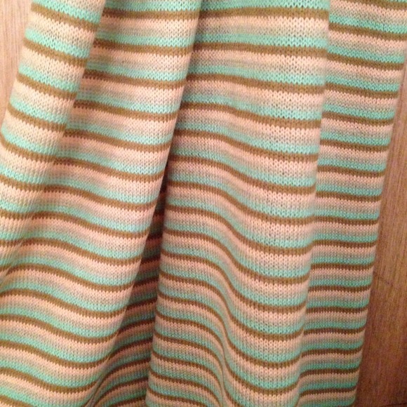 Stripe & Color-block Scarf - Picture 2 of 3