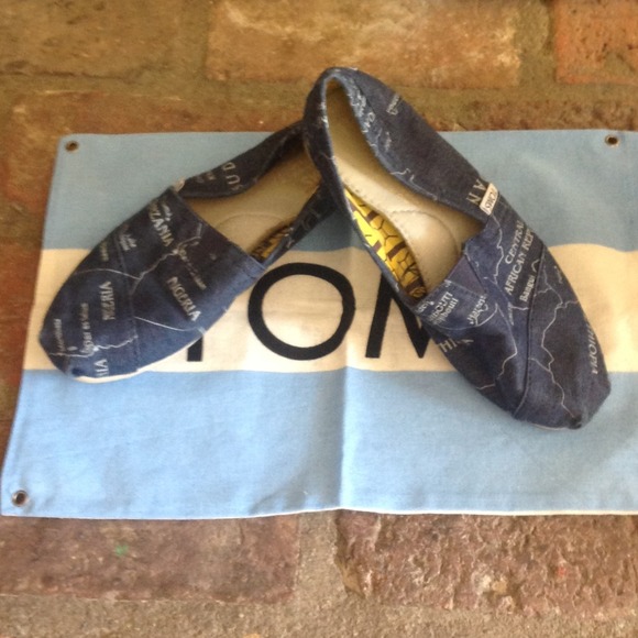 Limited edition Charity Water for Africa Toms