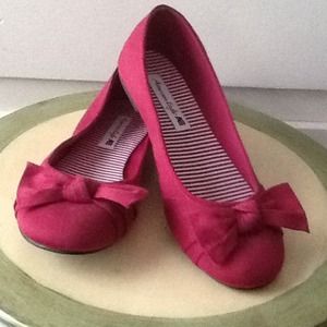 American Eagle Bow Flats