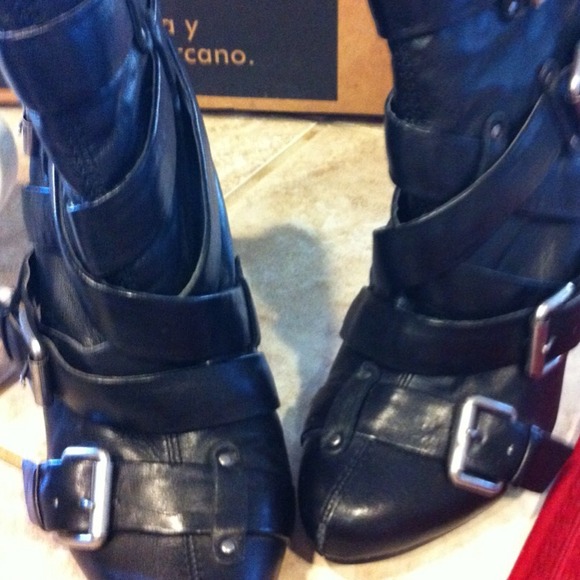 REPORT Lyndon Boots