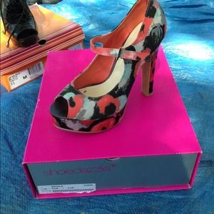 Flowered platforms Marjane