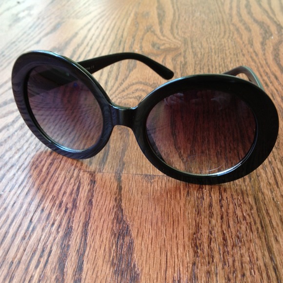 *Reduced* New Jackie O oversized black sunglasses