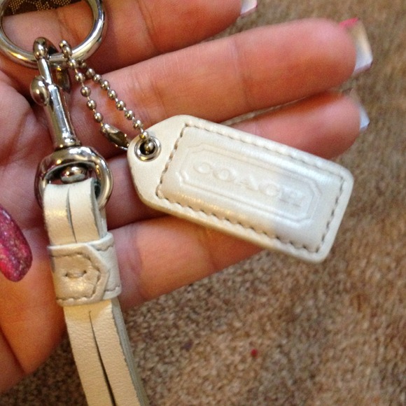 Coach - Picture 2 of 4