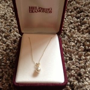 Pearl and diamond necklace. Reduced!!!