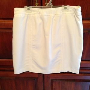 Comfy white skirt! 😉