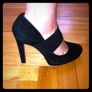 Jessica Simpson pumps