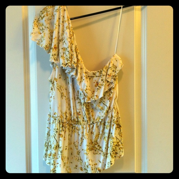 SOLD IN BUNDLE!! H&M One-Sleeve Yellow Flow Tank