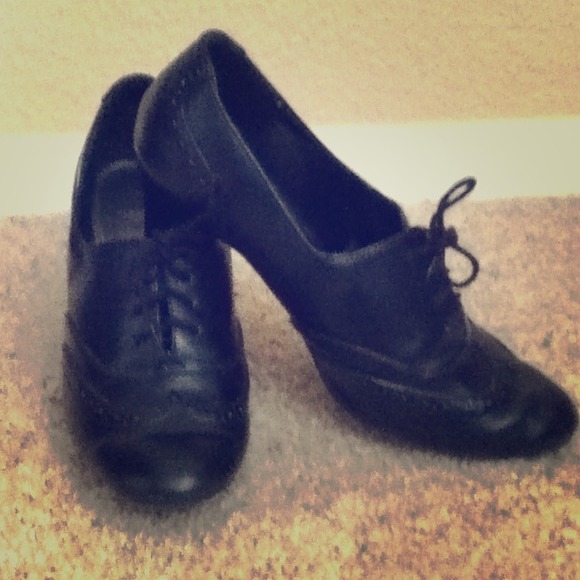 Gently Used Fioni Heels