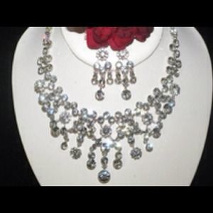 Sworkski crystal necklace set