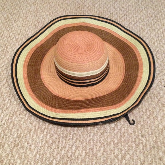 Jessica Simpson Summer Beach Hat