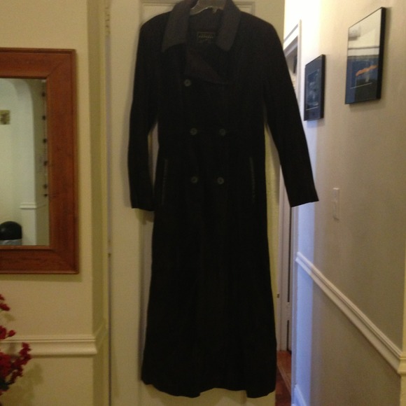 Suede trench coat. - Picture 1 of 4