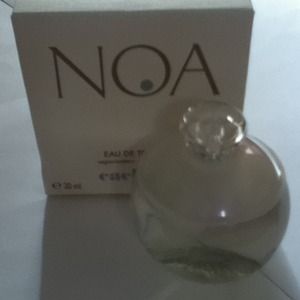 NOA cacharel perfume