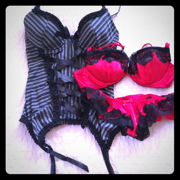 Lingerie Bndl - Fredericks Bra/thong and Corset