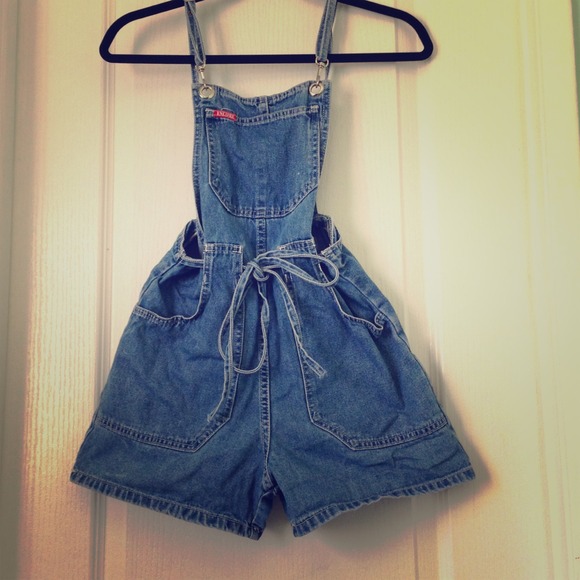 ✨Sold✨Denim overalls! Cute cute cute! 👖🎀