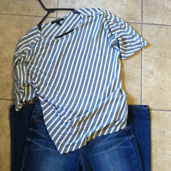 Gray/White Quarter Sleeve - SUPER cute top!!