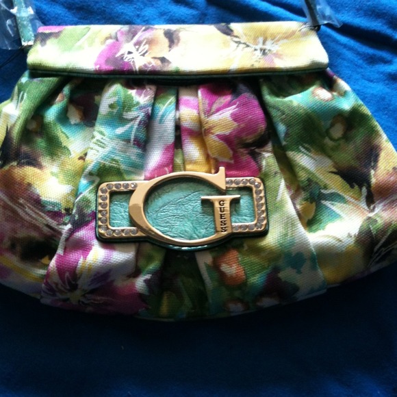 New guess purse(reserved)